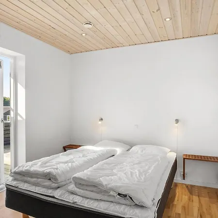 Four-bedroom In Rudkobing Spodsbjerg