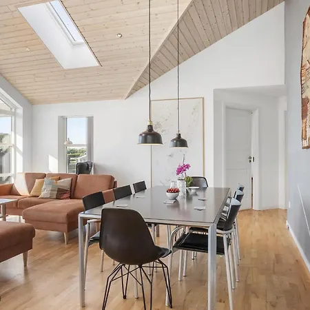 Four-bedroom In Rudkobing * Spodsbjerg