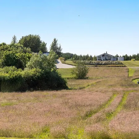 Four-bedroom In Rudkobing * Spodsbjerg